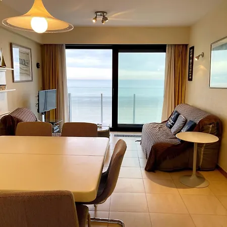 Апартаменты Beachfront In