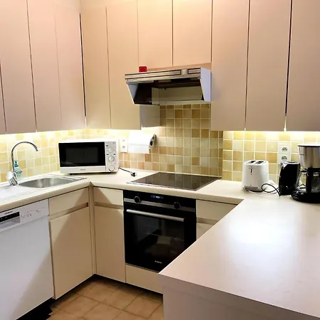 Beachfront In Apartment *